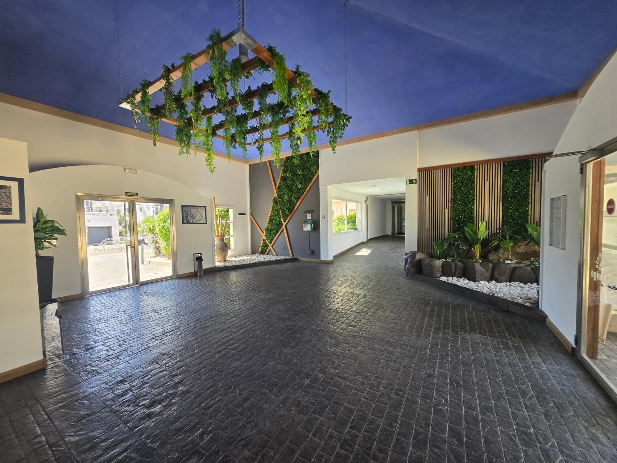 Apartment Superbe Avec Solarium Et Piscine Communautaire Roses